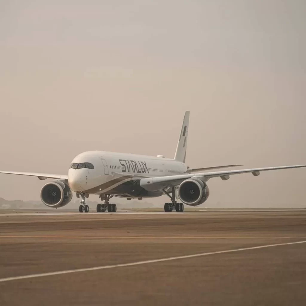 inside-the-new-“luxury”-starlux-airlines-flight-from-taipei-to-los-angeles:-chang-kuo,-the-former-chairman-of-eva-air,-created-taiwan’s-chic-airline.-wei-guarantees-a-broad-range-of-services