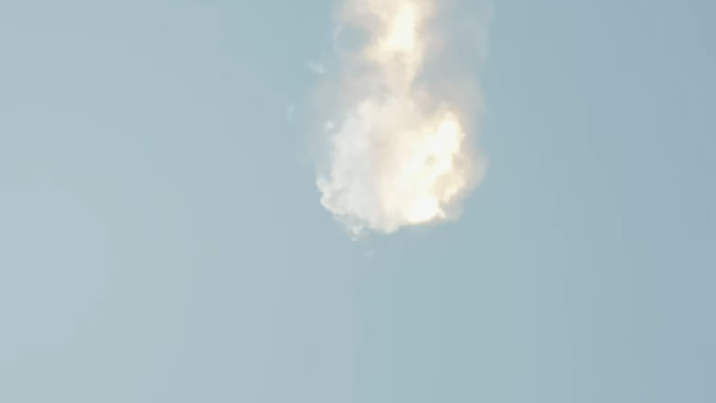 starship’s-major-test-flight-soars-before-exploding-from-spacex